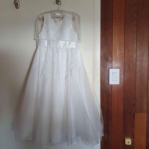 Flower girl or fancy occasion dress with bow size 5-6 years uk import